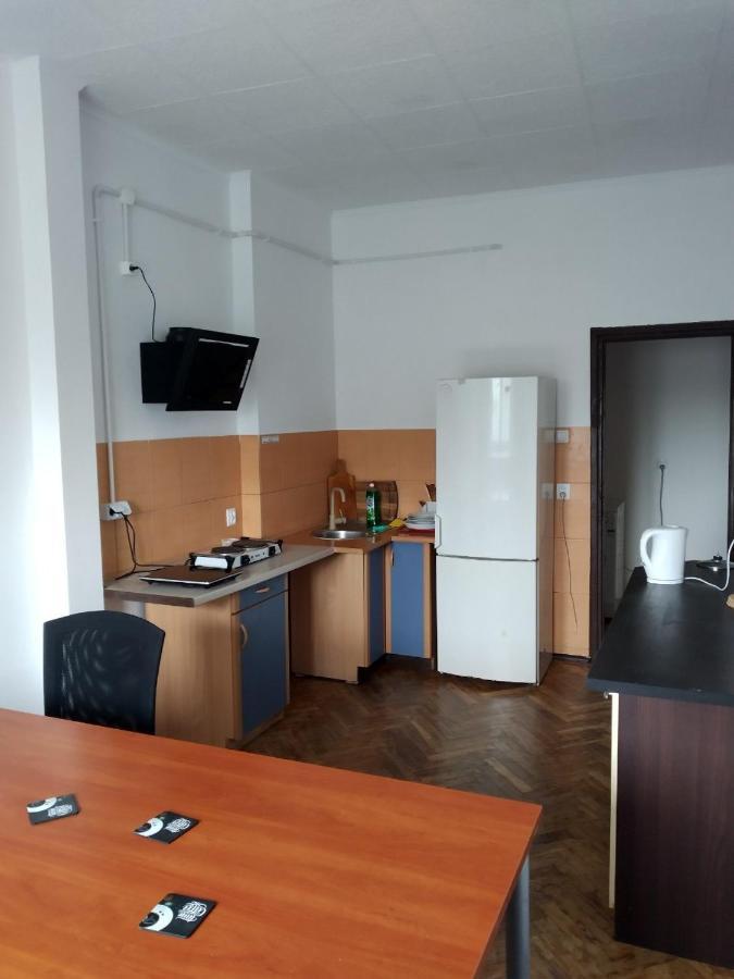 Hostel Time *